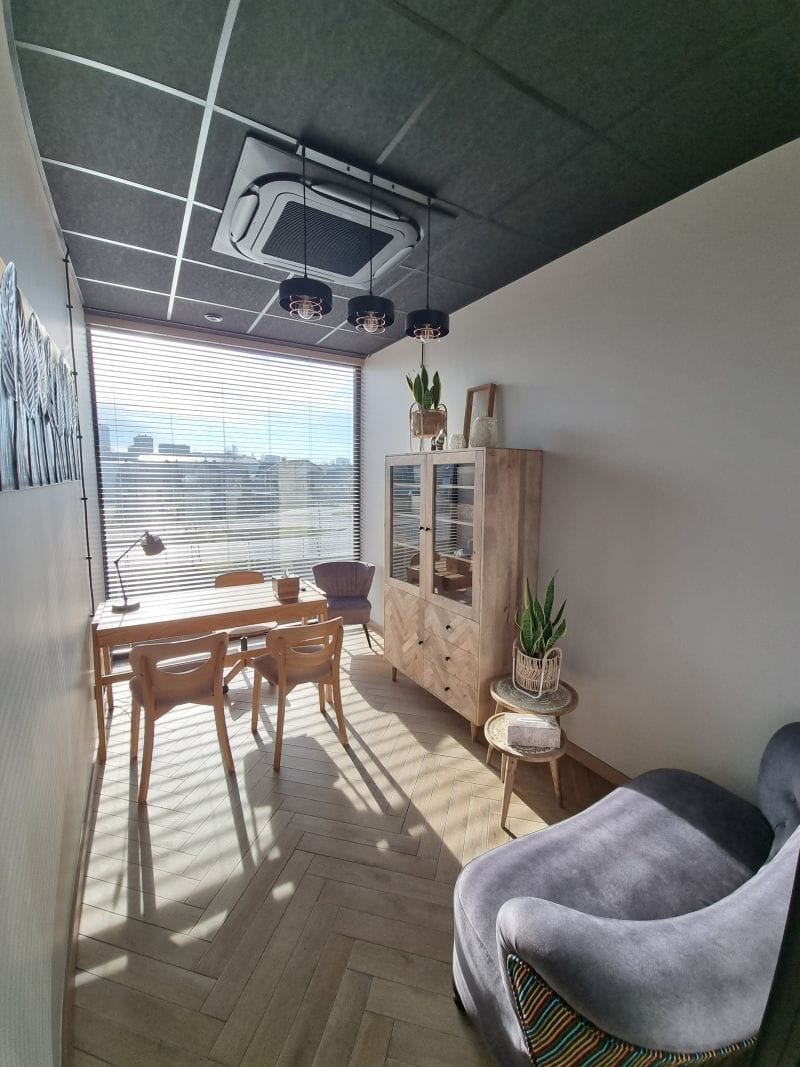 Przytulny i dysketny wystrój gabinetu psychiatrycznego w Białymstoku